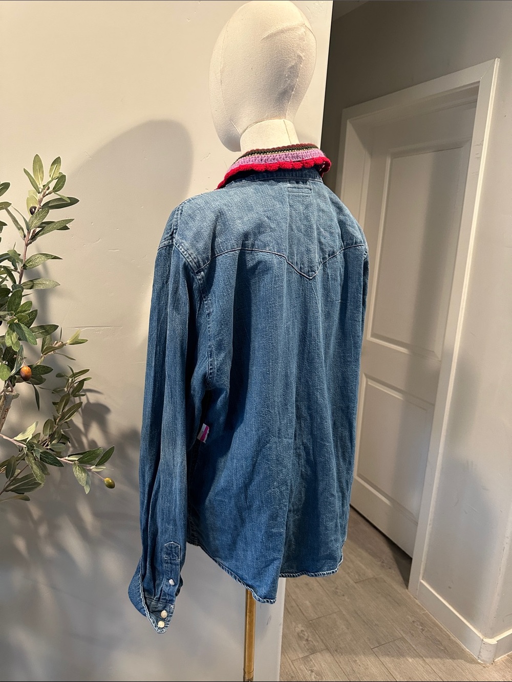 MOTHER The Collar Club Denim Shirt Jacket with Removable Crochet Collar New! - Picture 12 of 15